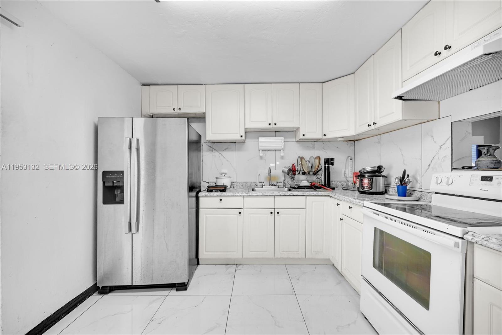 PALM LANE VILLA - Residential