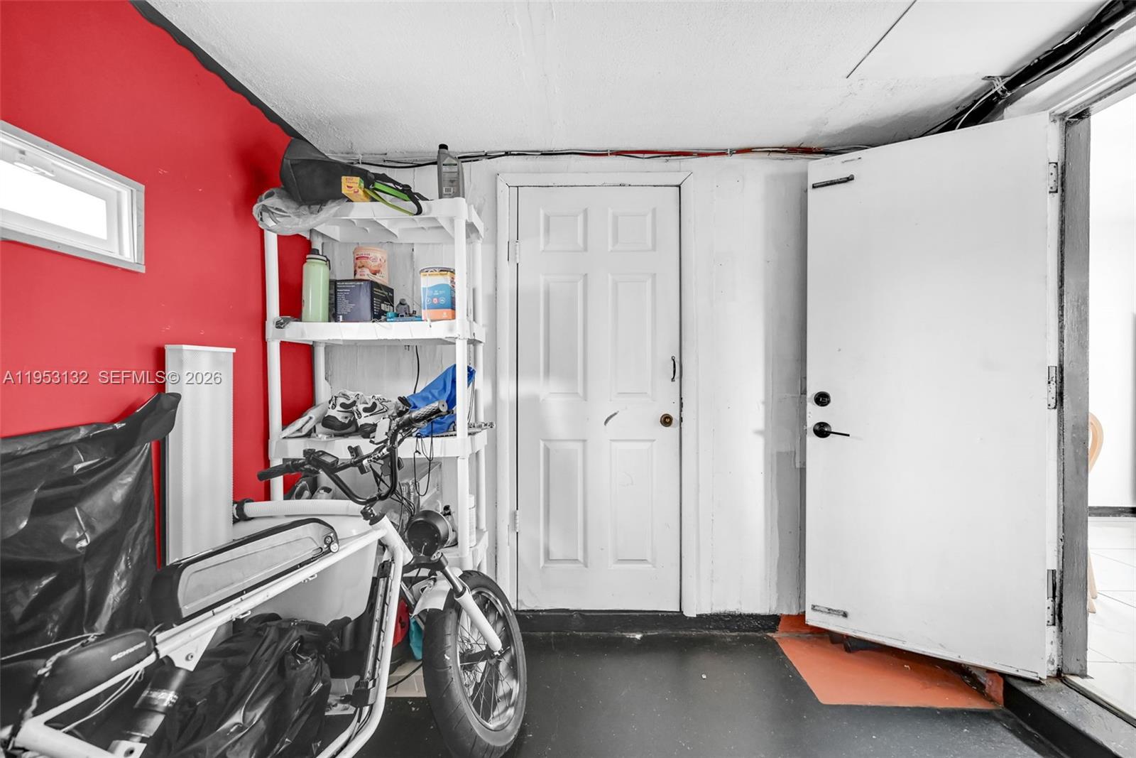 PALM LANE VILLA - Residential