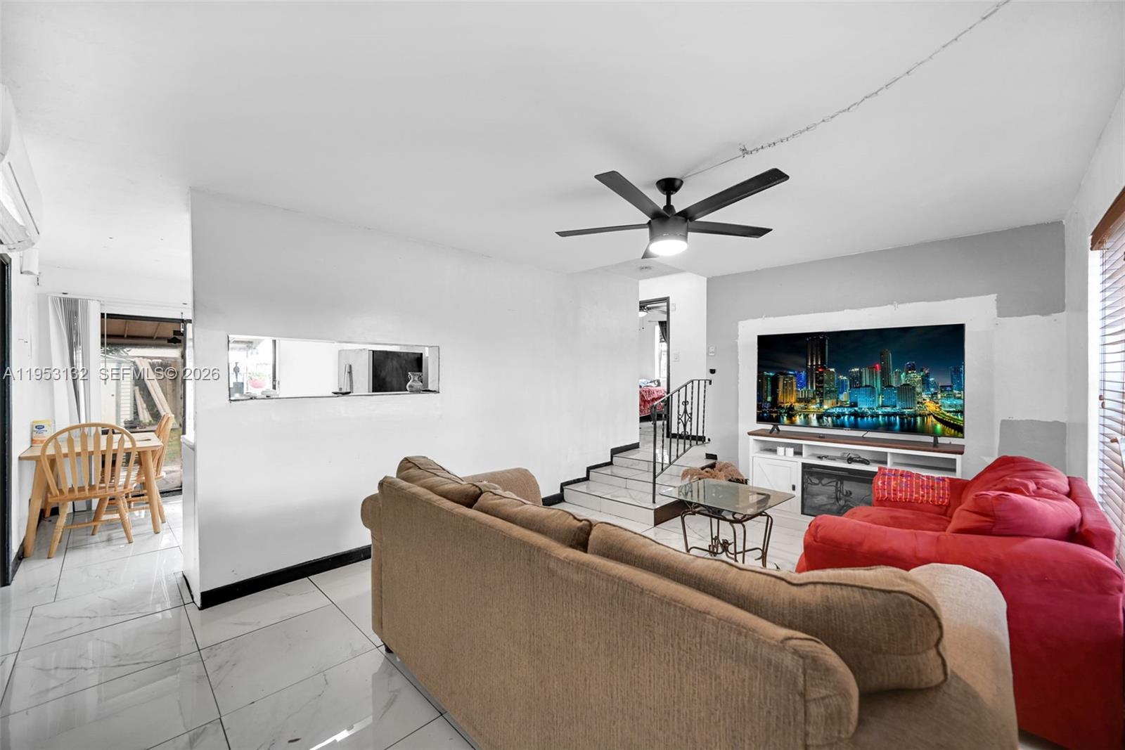 PALM LANE VILLA - Residential