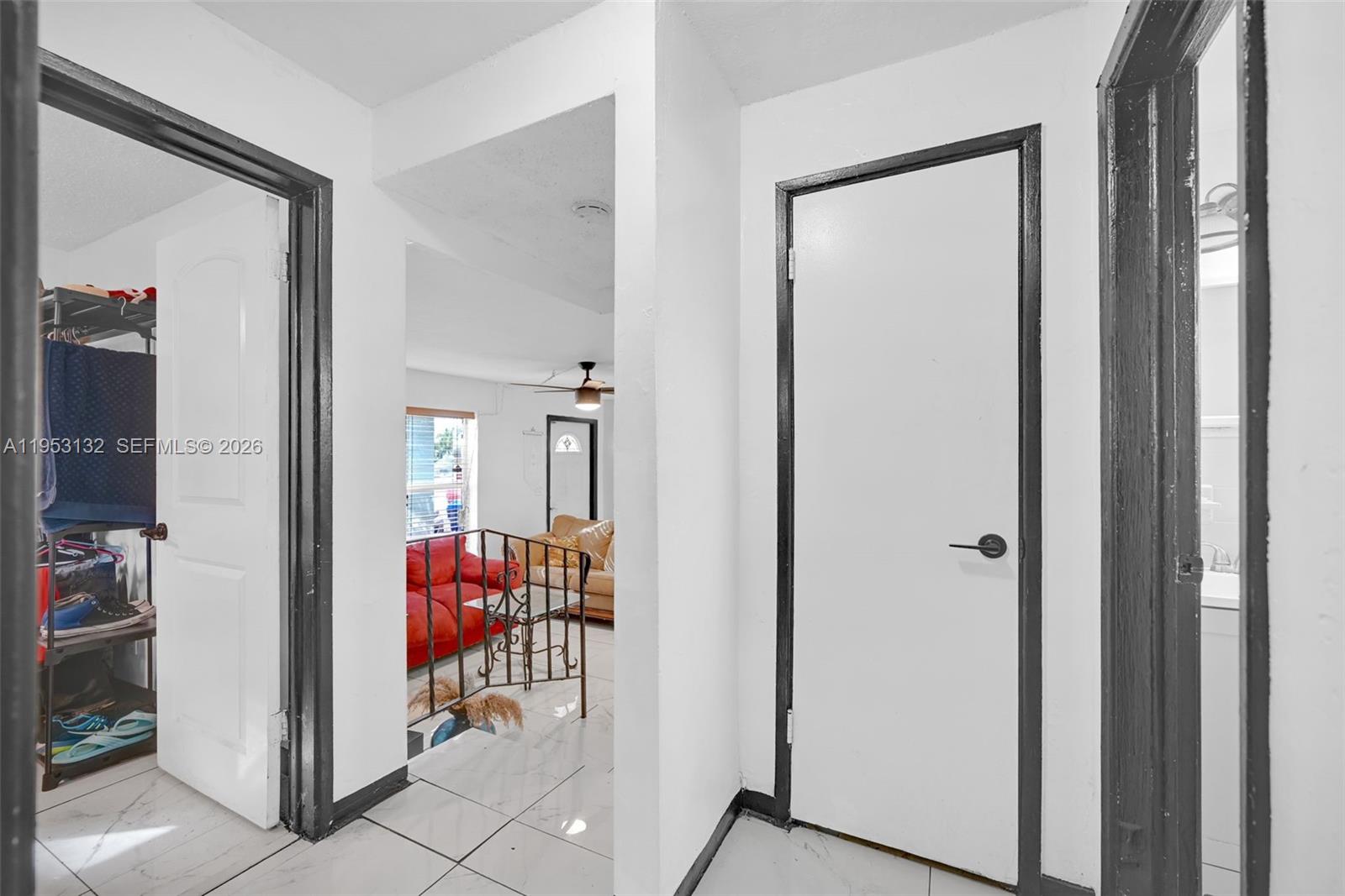 PALM LANE VILLA - Residential