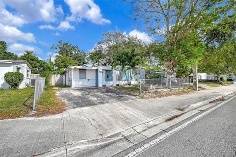 Photo of 6629 Sheridan St, Hollywood, FL 33024 (MLS # A11953132)