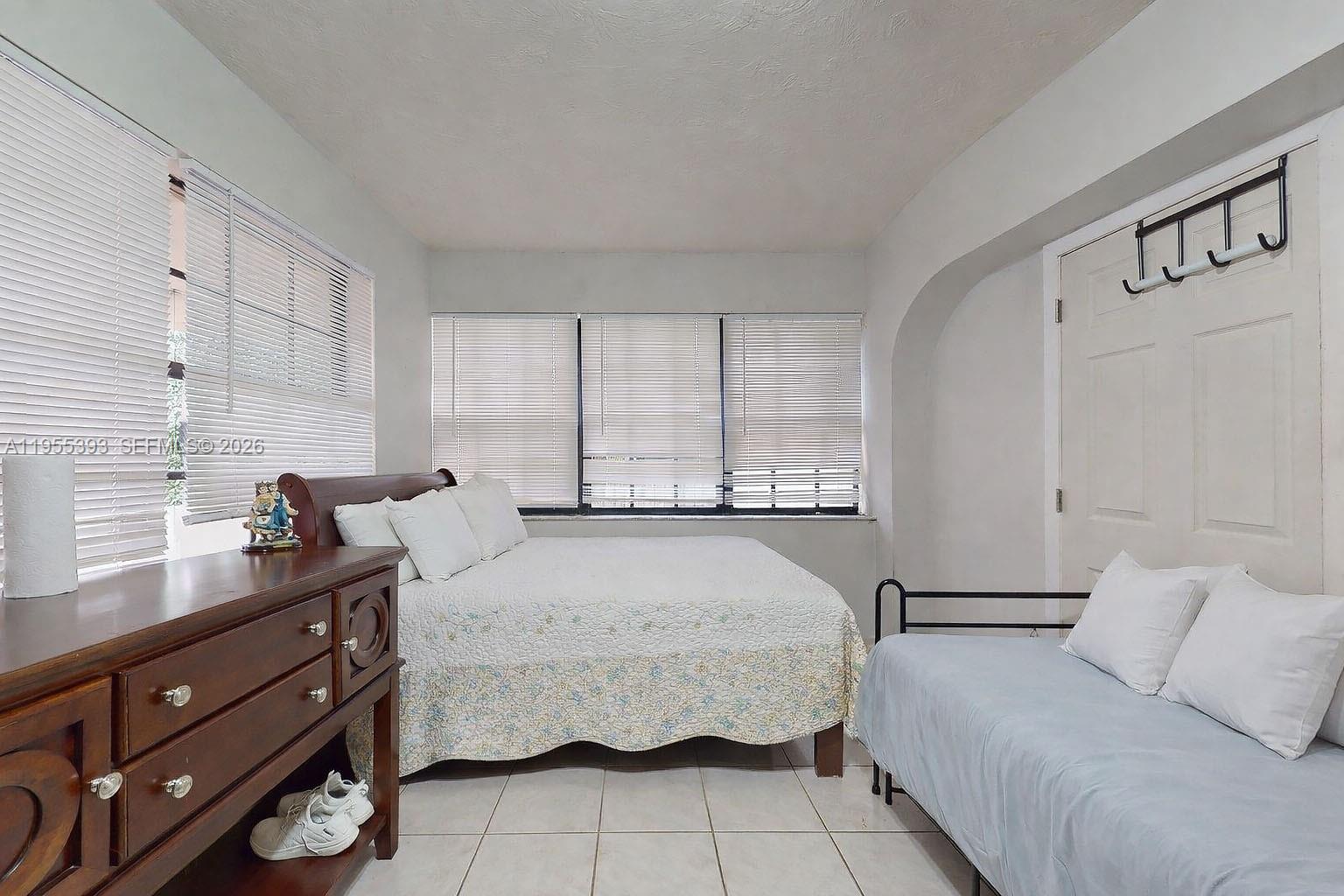 DIXIE ESTATES 2ND ADDN - Residential