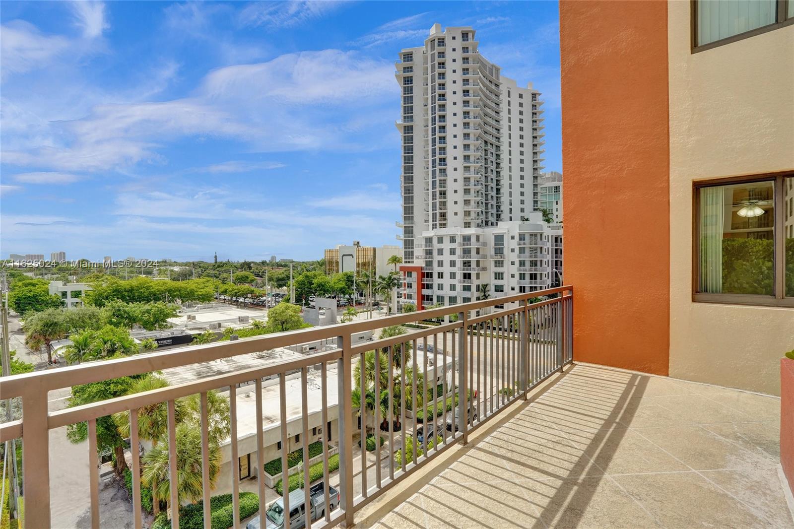 WAVERLY AT LAS OLAS CONDO - Residential