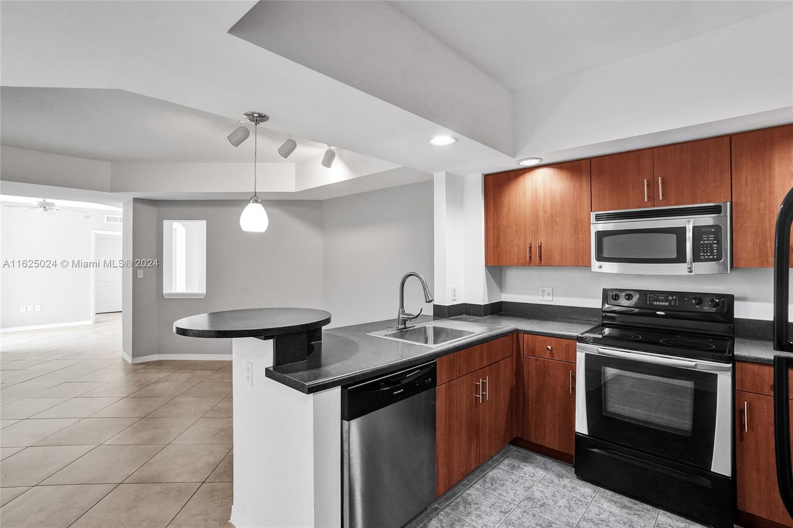 WAVERLY AT LAS OLAS CONDO - Residential