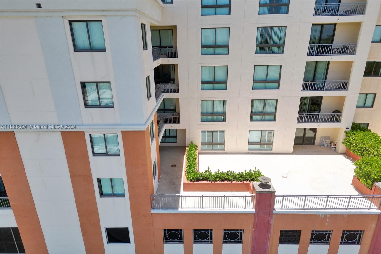 WAVERLY AT LAS OLAS CONDO - Residential