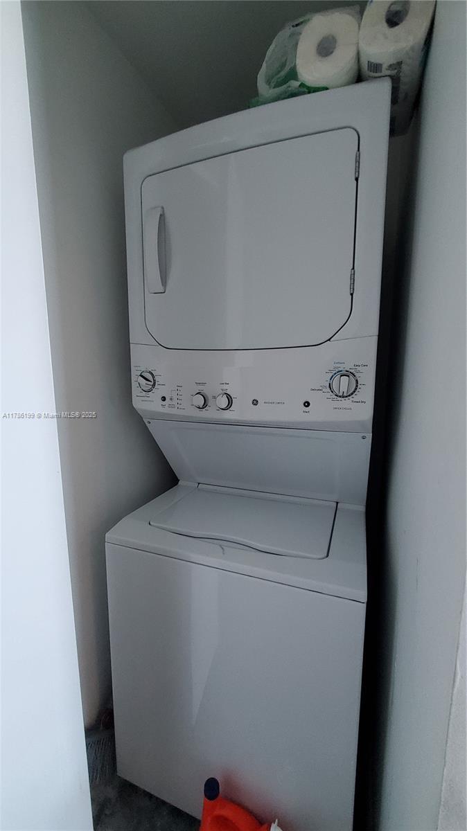 WIND CONDO - Residential Lease