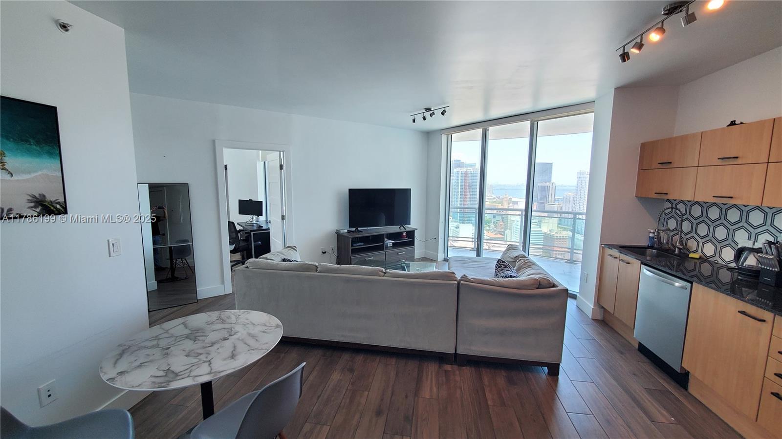 WIND CONDO - Residential Lease