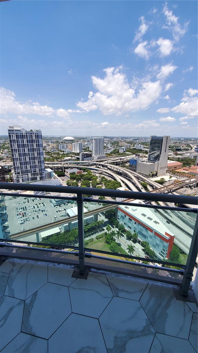 WIND CONDO - Residential Lease