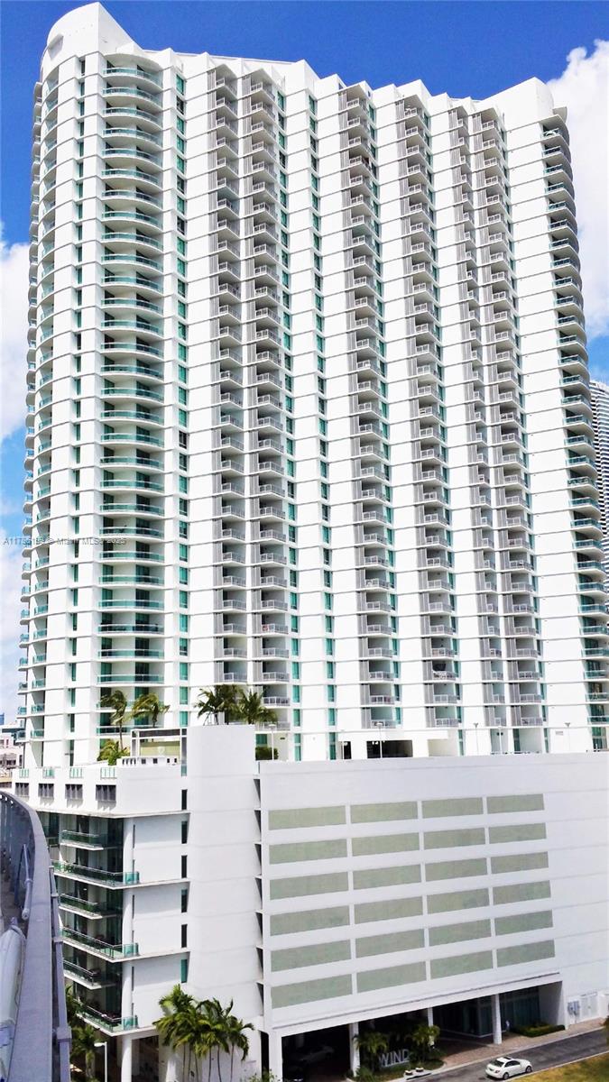 WIND CONDO - Residential Lease
