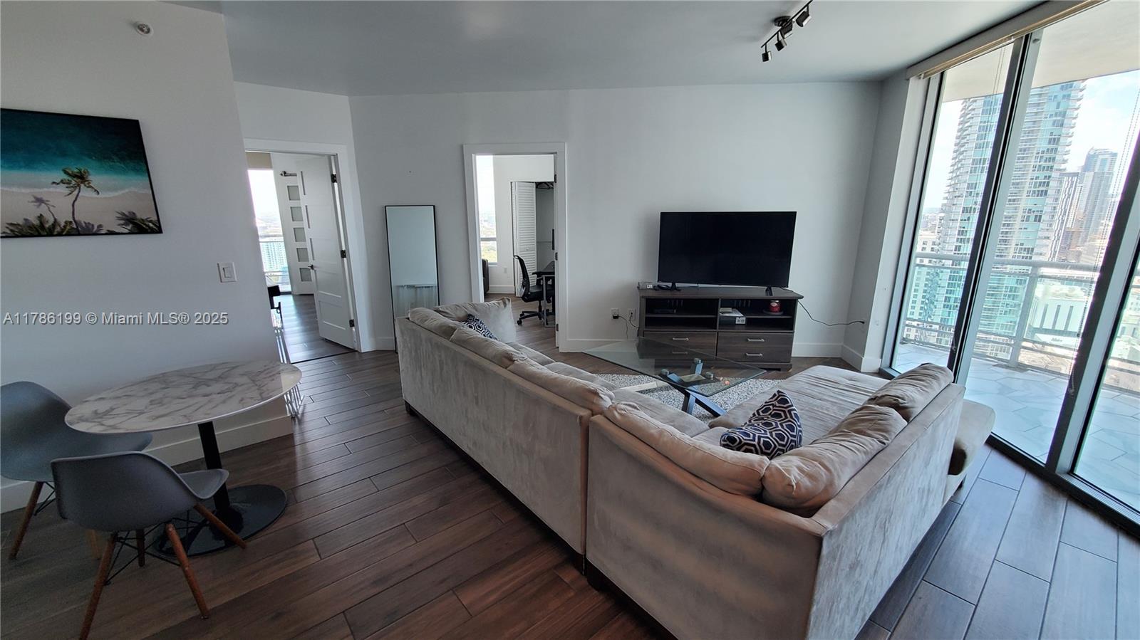 WIND CONDO - Residential Lease