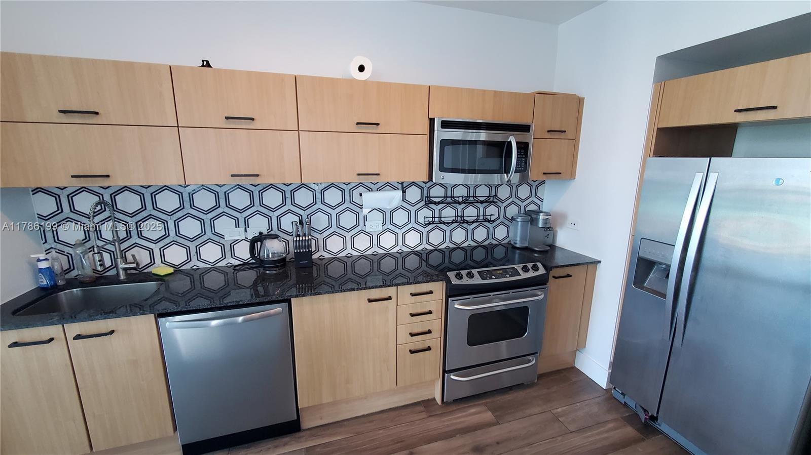 WIND CONDO - Residential Lease