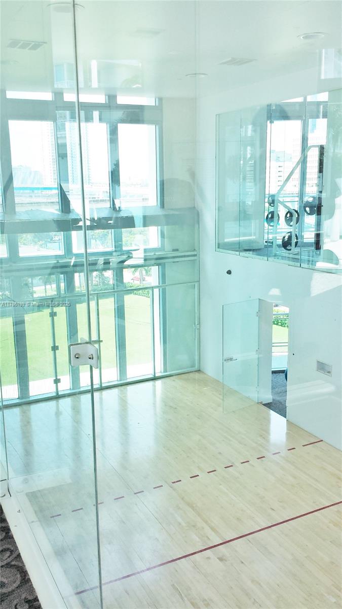 WIND CONDO - Residential Lease