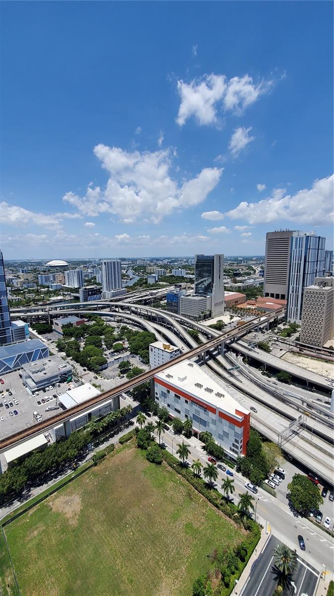 WIND CONDO - Residential Lease