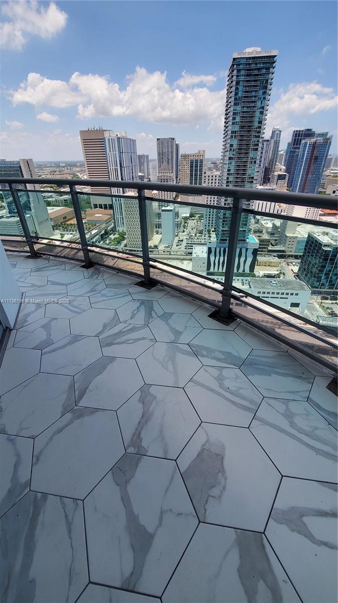 WIND CONDO - Residential Lease