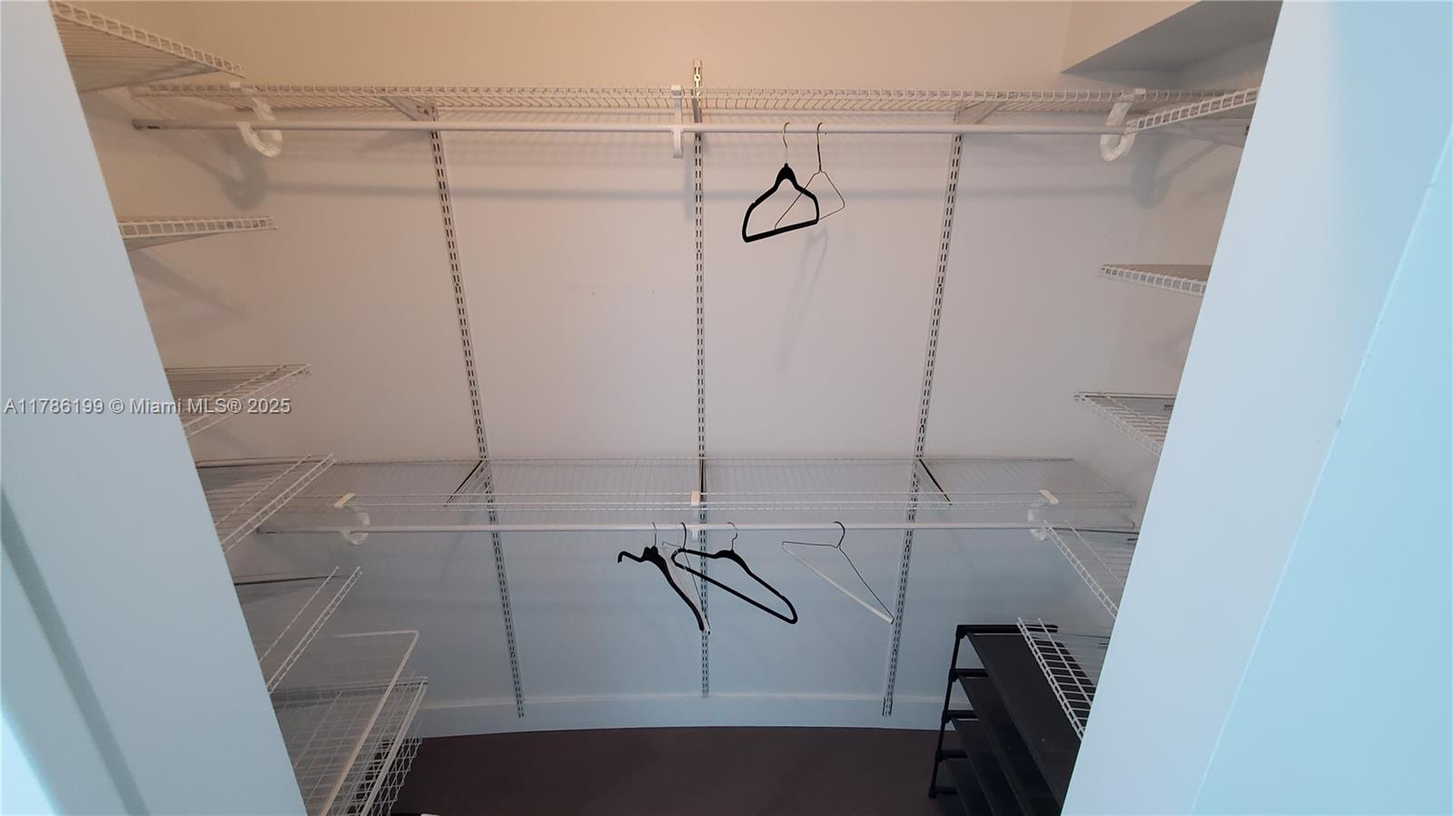 WIND CONDO - Residential Lease