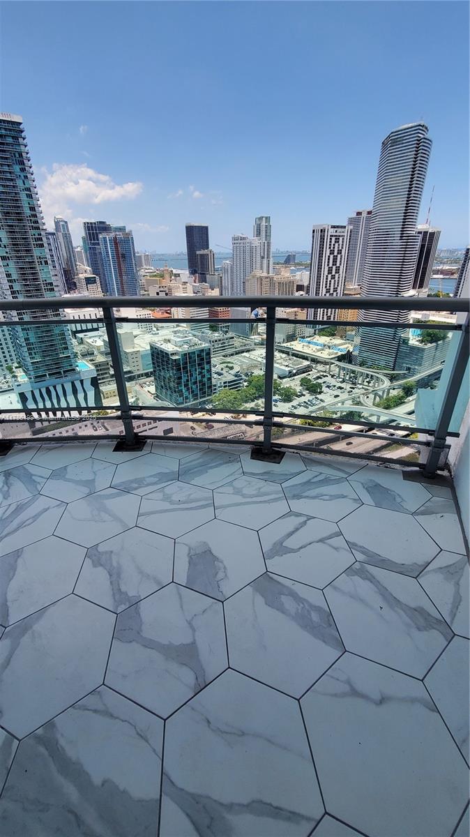 WIND CONDO - Residential Lease