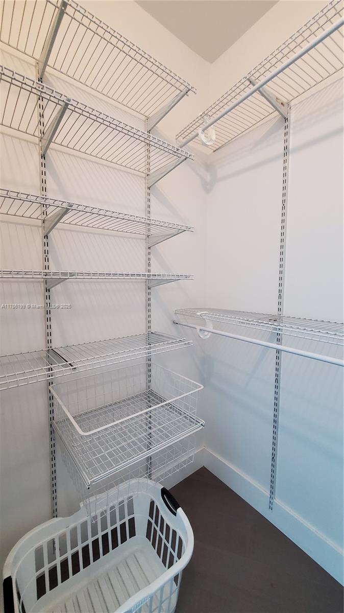 WIND CONDO - Residential Lease