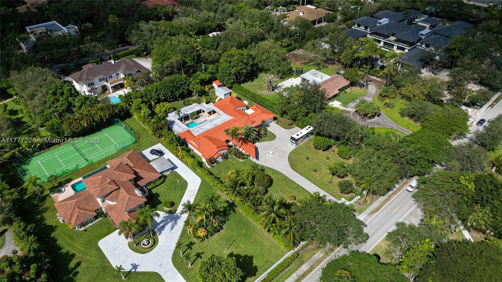 Pinecrest - Land