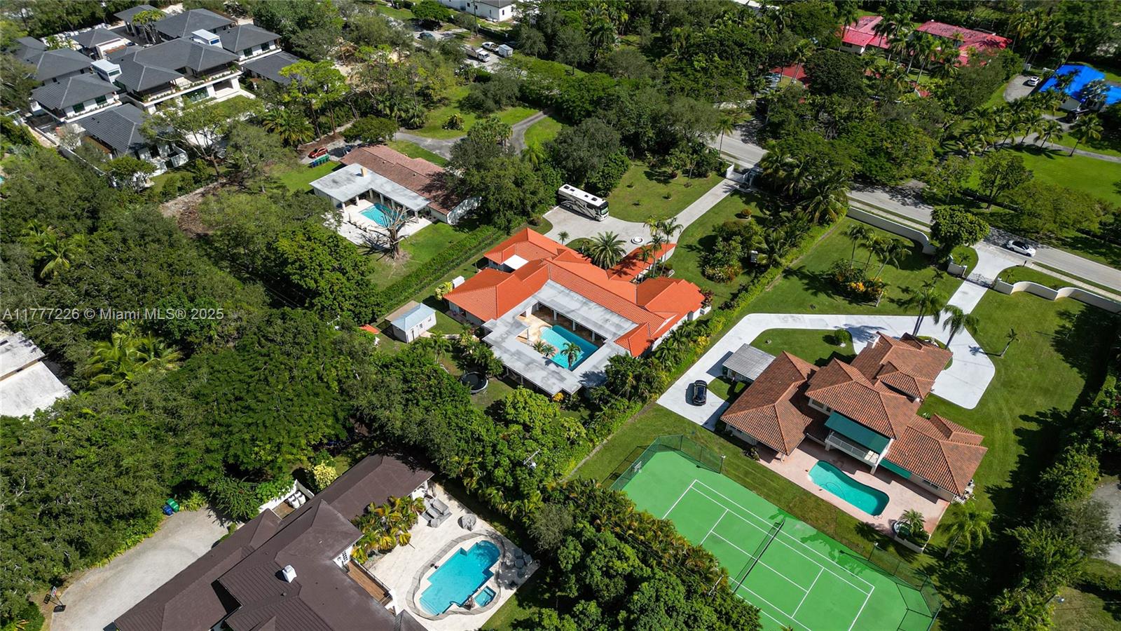 Pinecrest - Land