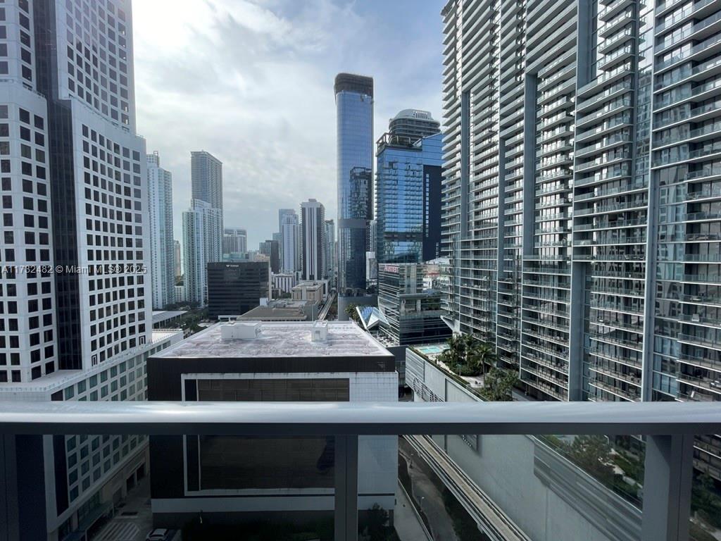 MY BRICKELL CONDO - Residential Lease