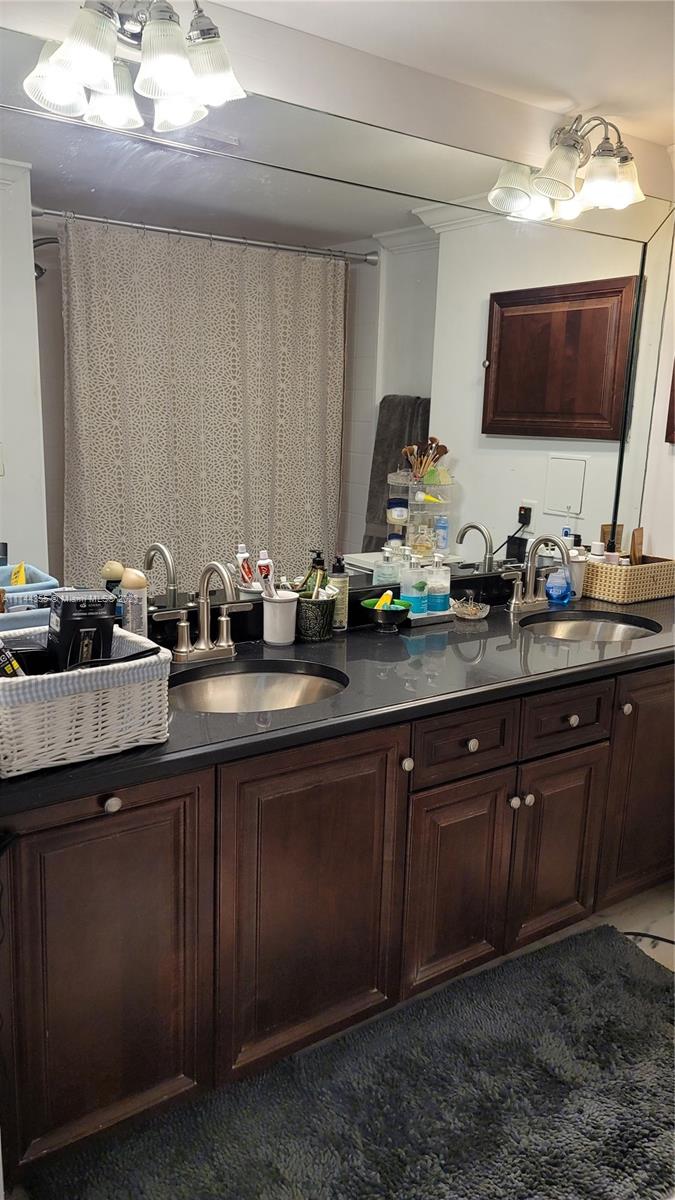 COMMODORE CONDO - Residential