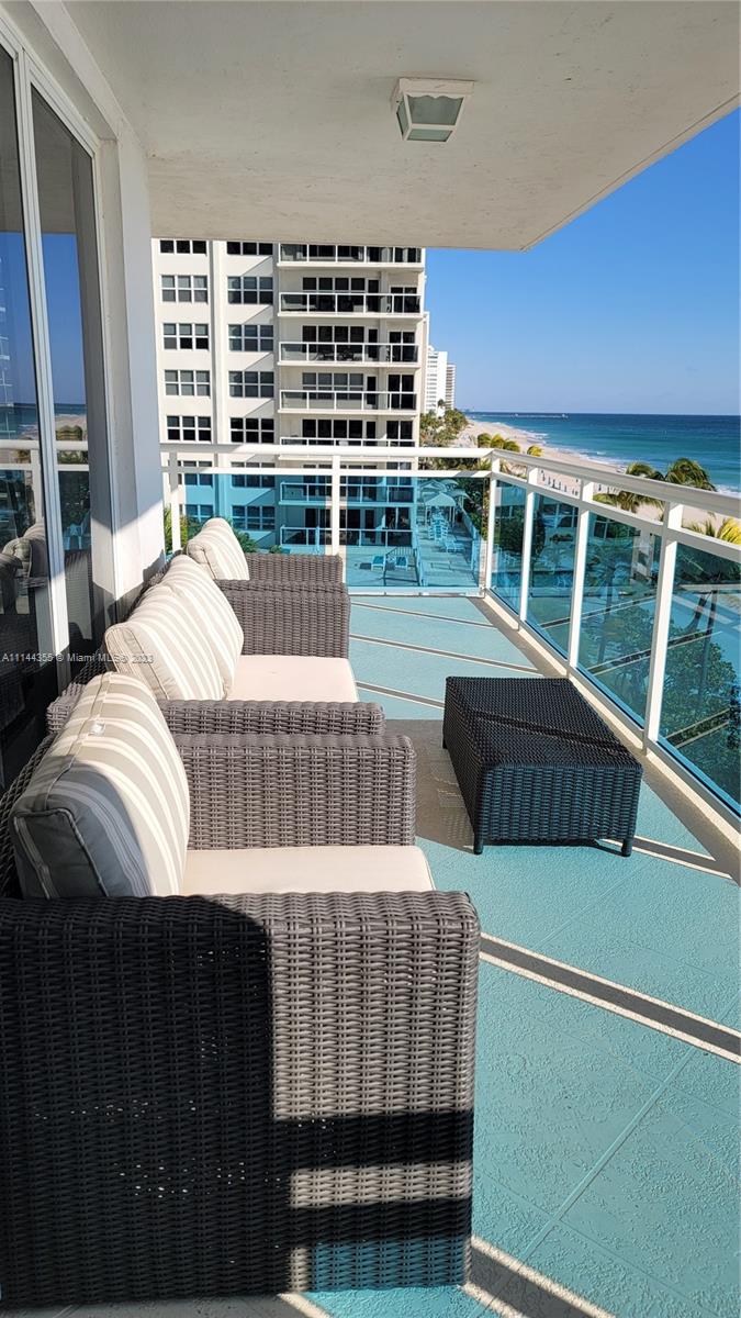 COMMODORE CONDO - Residential