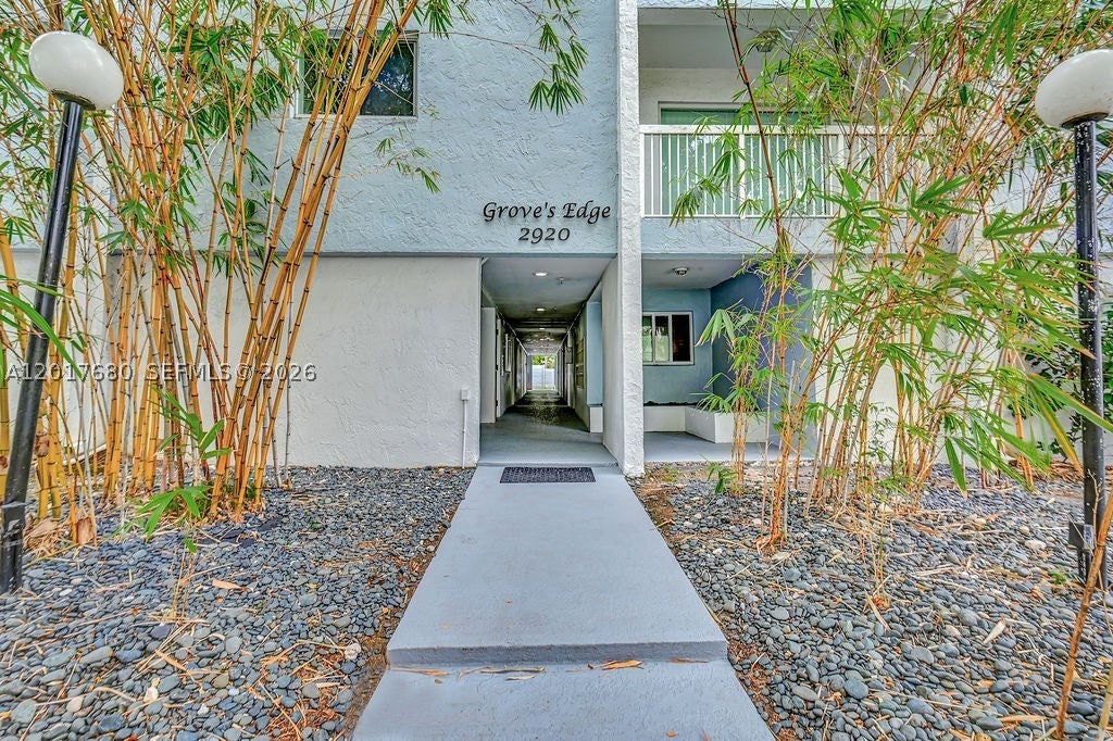 2920 SW 28th Ter