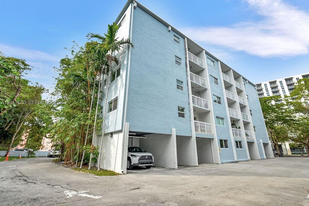 GROVES EDGE CONDO - Residential