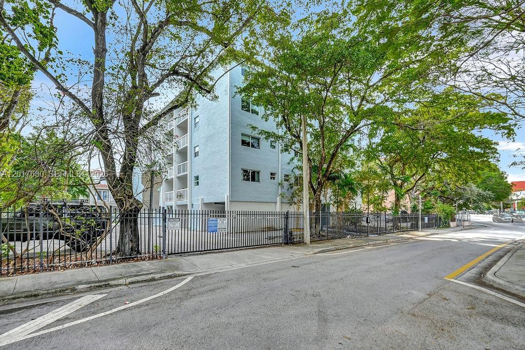 GROVES EDGE CONDO - Residential