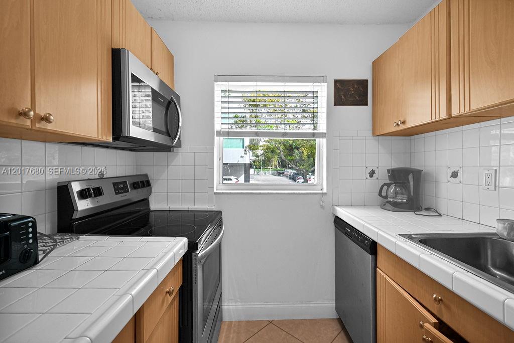 GROVES EDGE CONDO - Residential