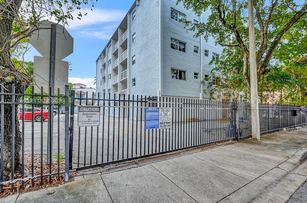 GROVES EDGE CONDO - Residential
