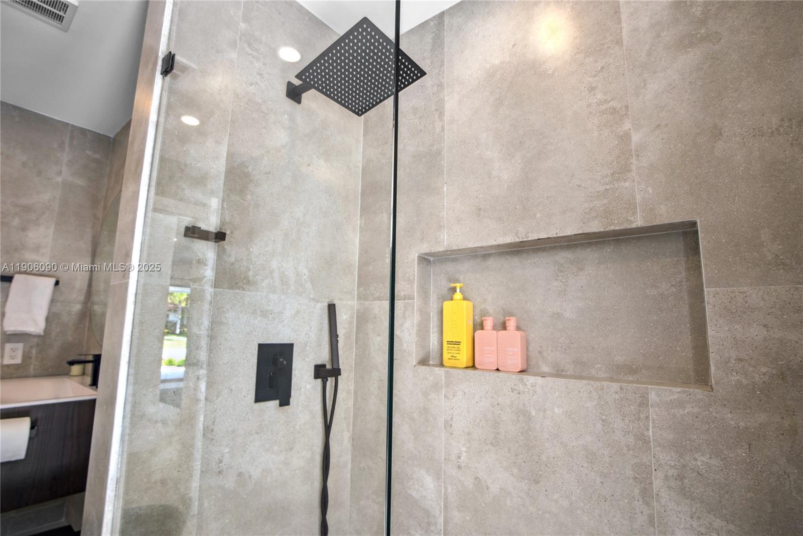 MARIES PINE ESTATES - Residential Lease