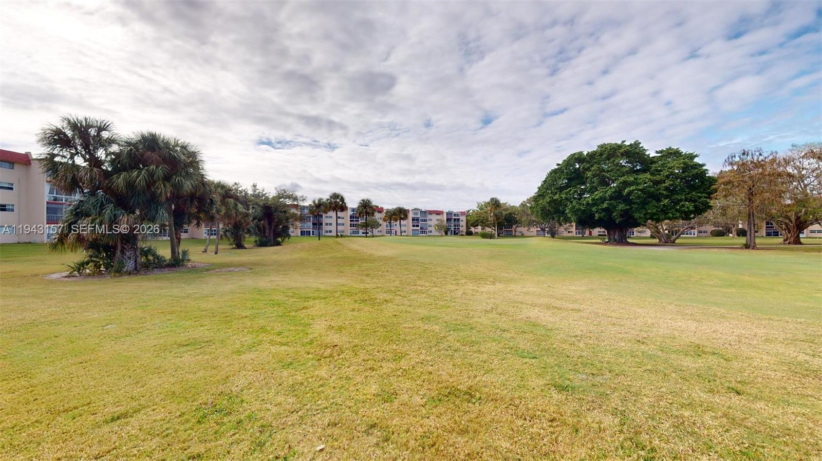 ORIOLE GOLF & TENNIS CLUB - Residential