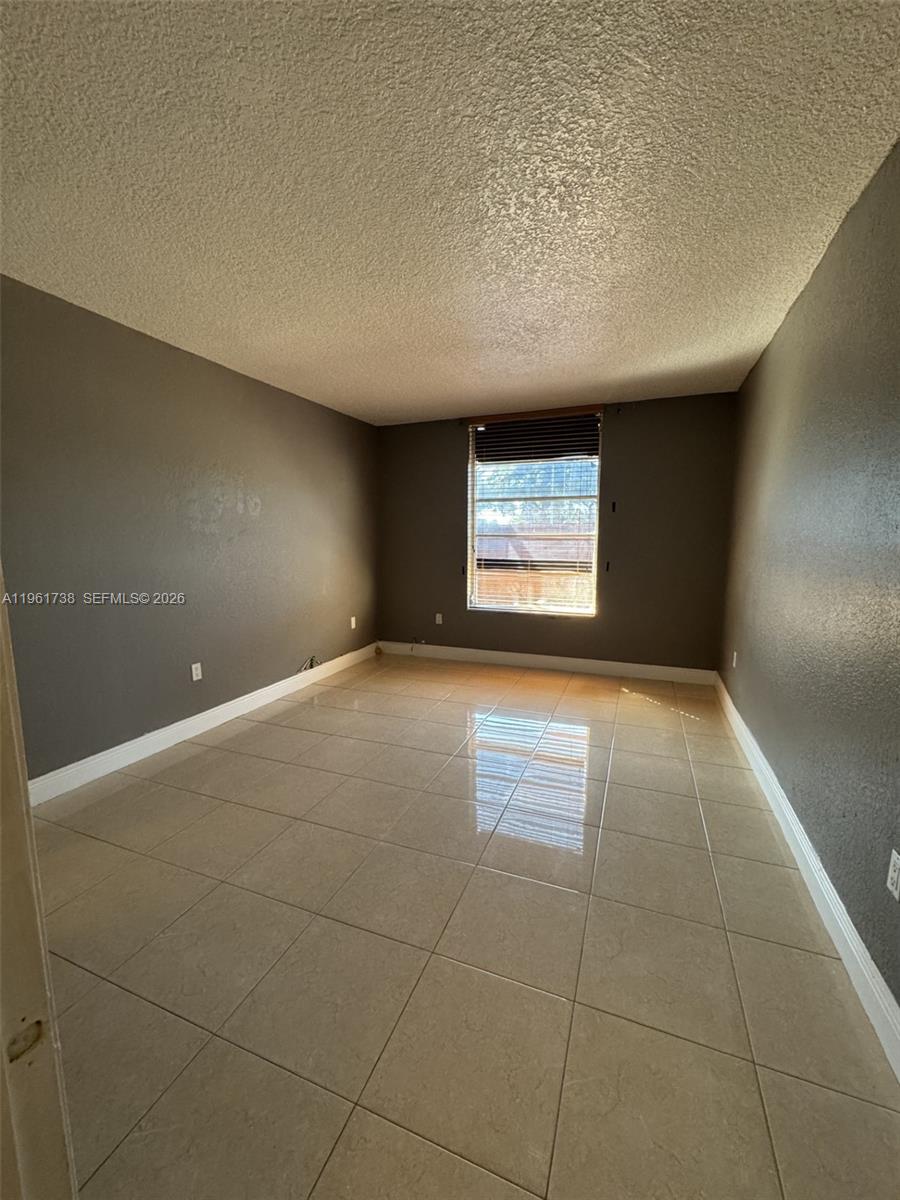 THE MEADOWS LAKE NORTH CO - Residential