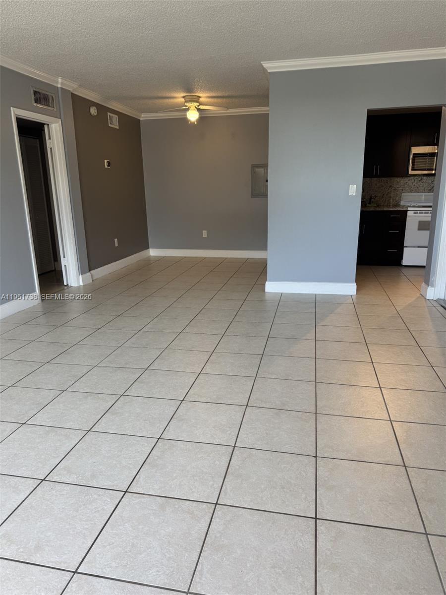 THE MEADOWS LAKE NORTH CO - Residential