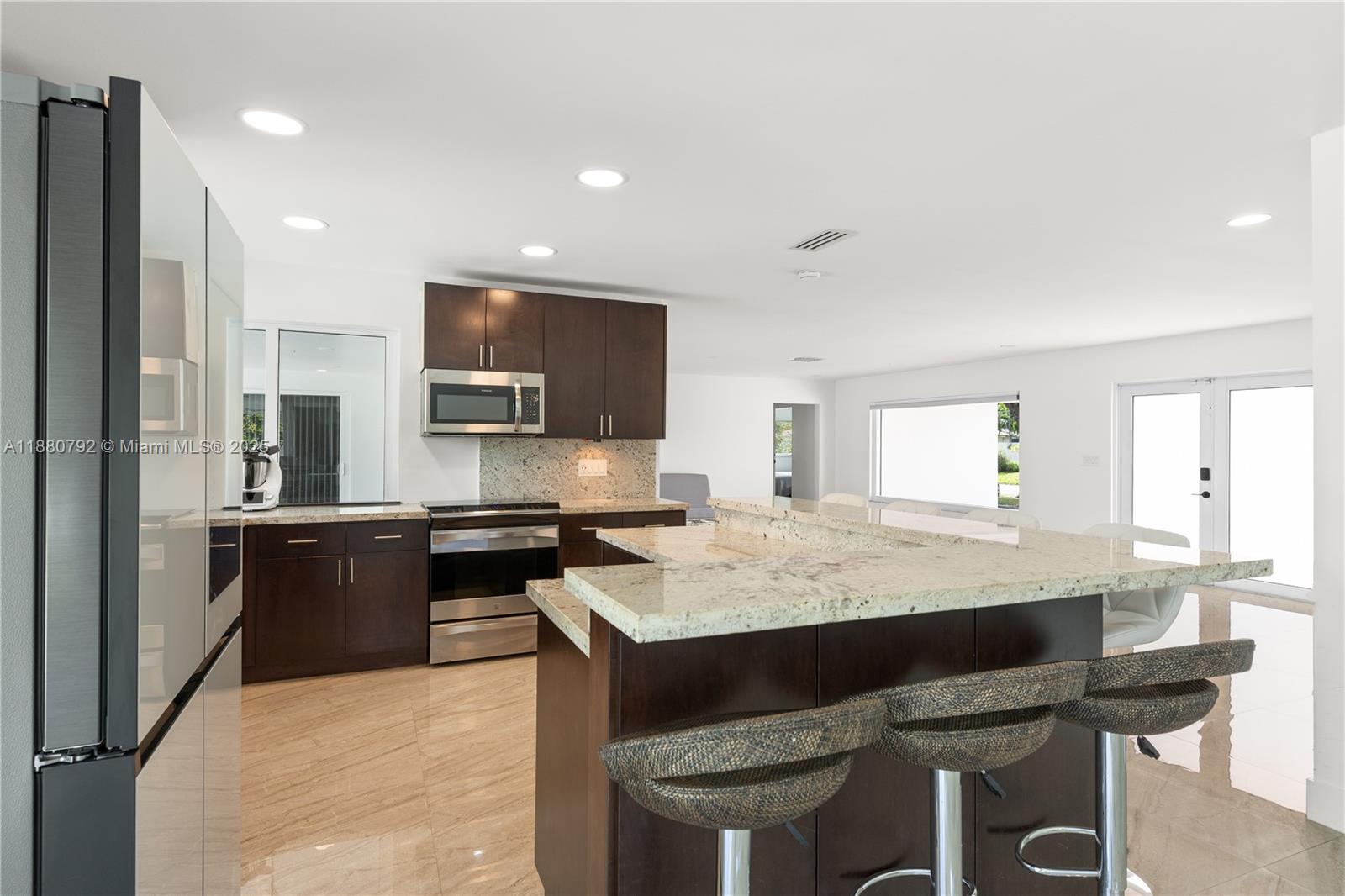 COUNTRY CLUB OF MIAMI EST - Residential Lease
