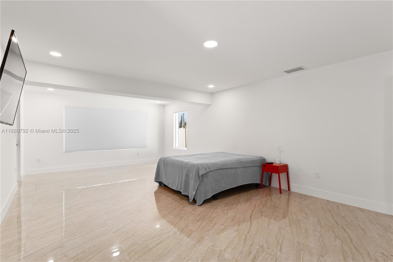 COUNTRY CLUB OF MIAMI EST - Residential Lease