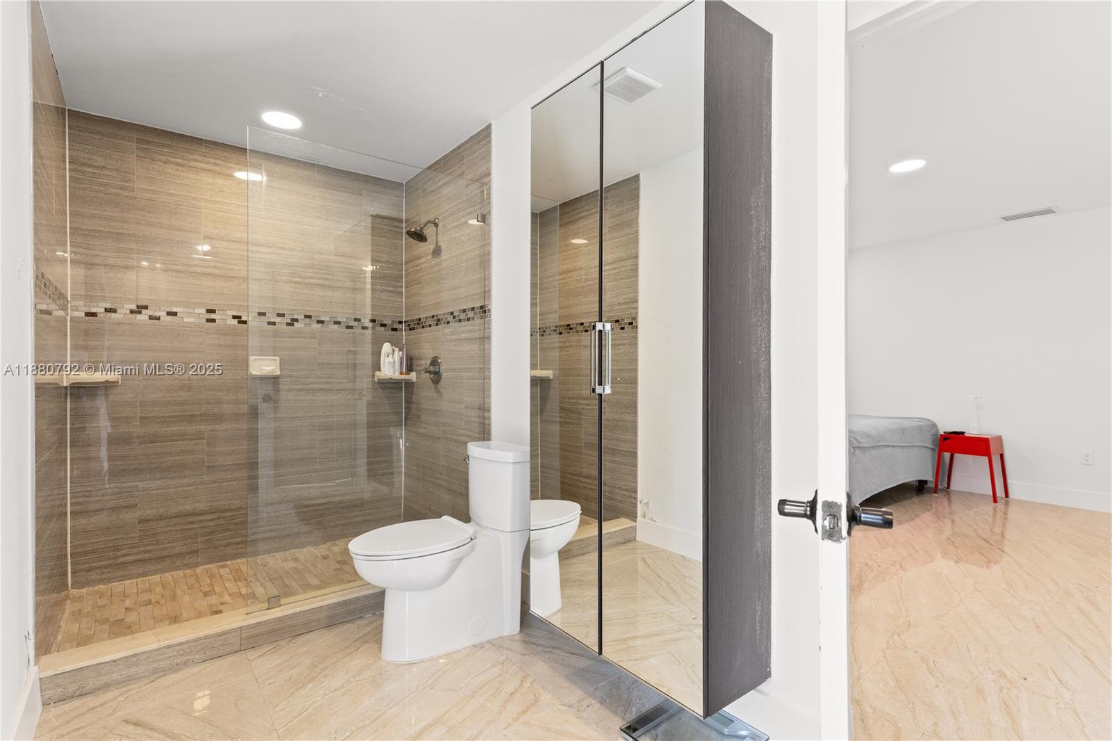 COUNTRY CLUB OF MIAMI EST - Residential Lease