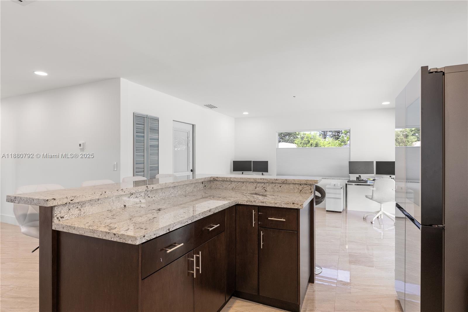 COUNTRY CLUB OF MIAMI EST - Residential Lease