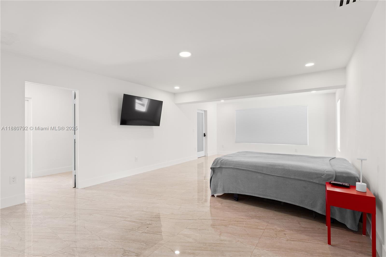 COUNTRY CLUB OF MIAMI EST - Residential Lease