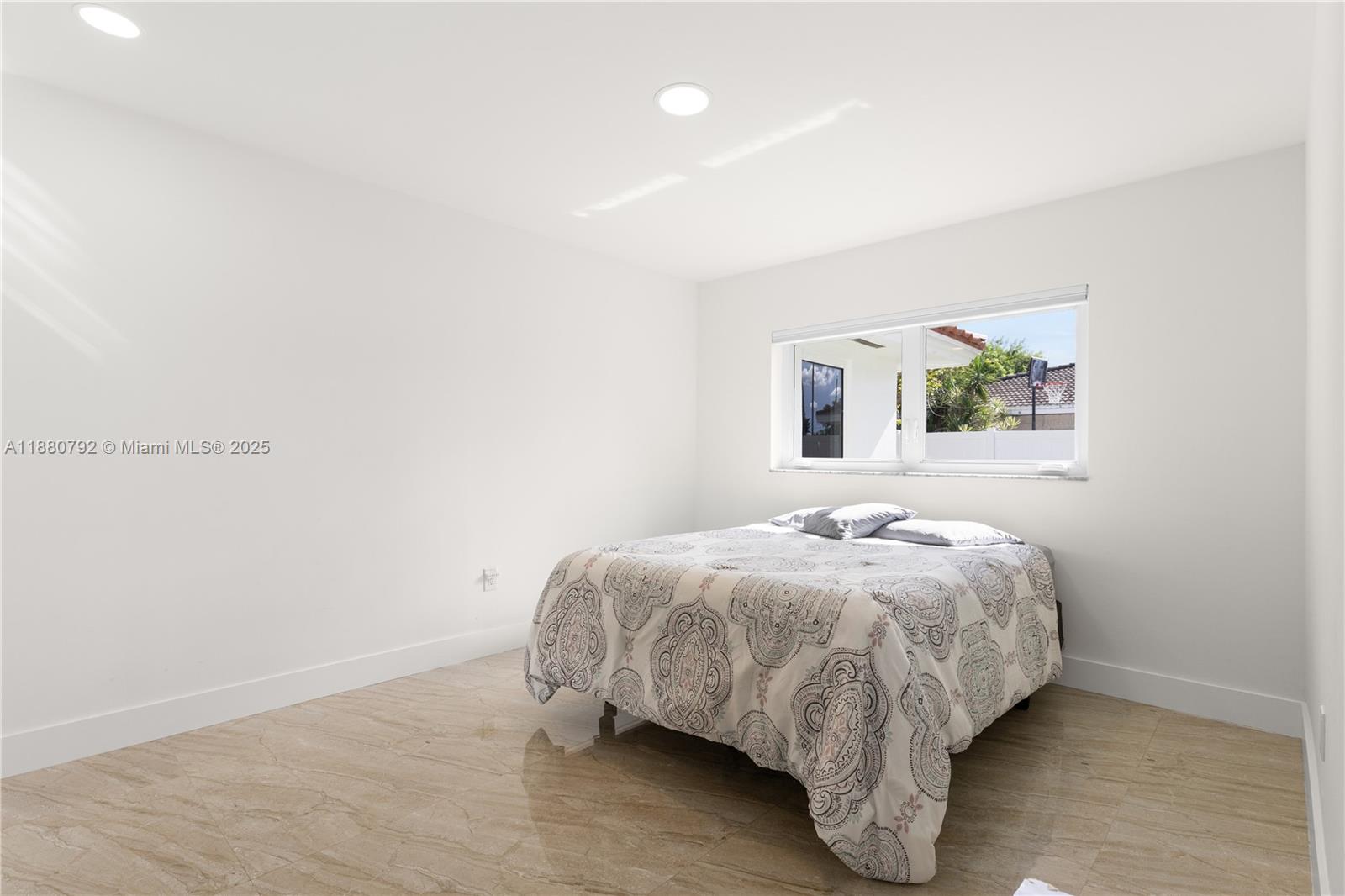 COUNTRY CLUB OF MIAMI EST - Residential Lease