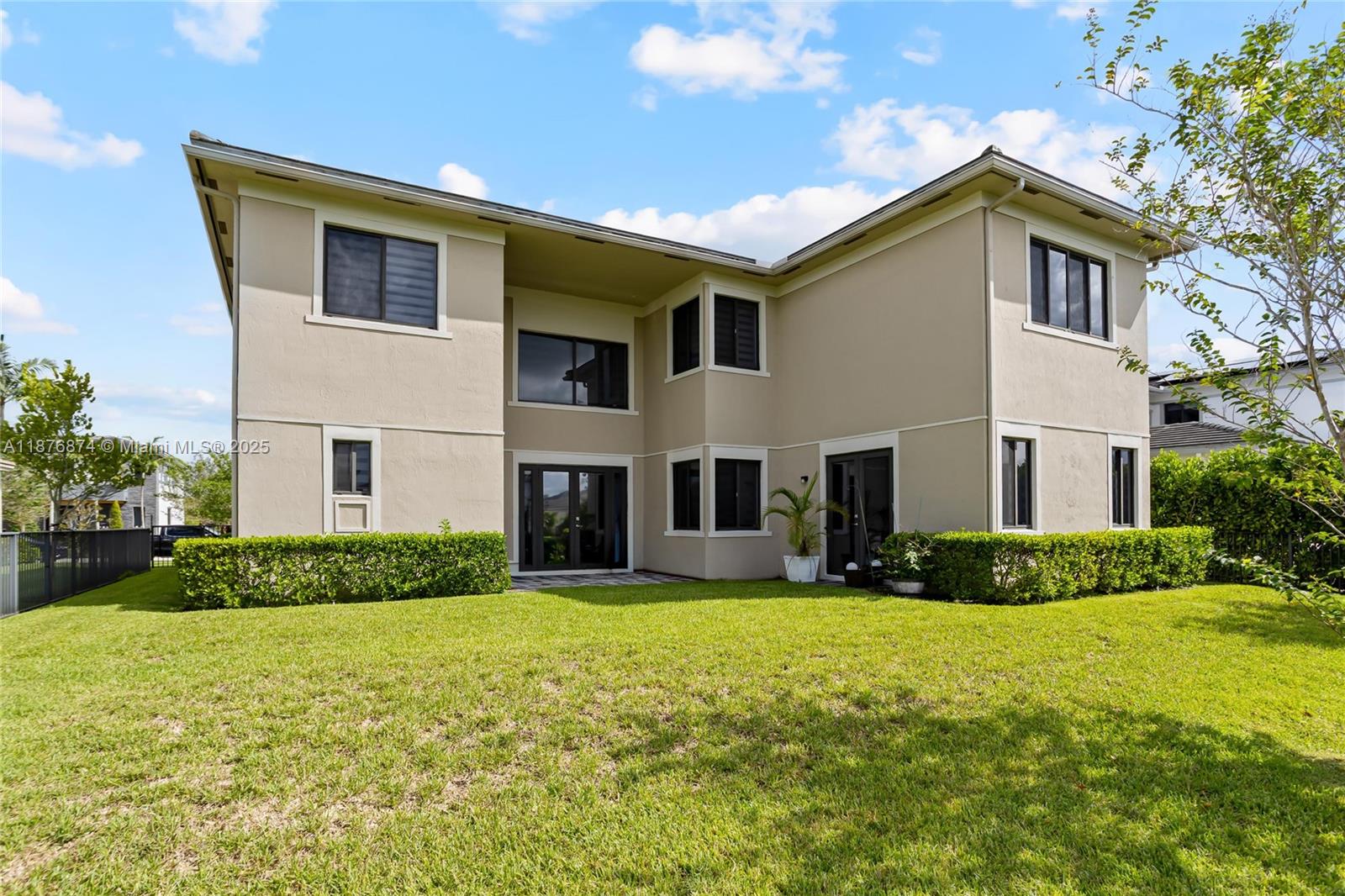 Cascata at Miralago - Residential