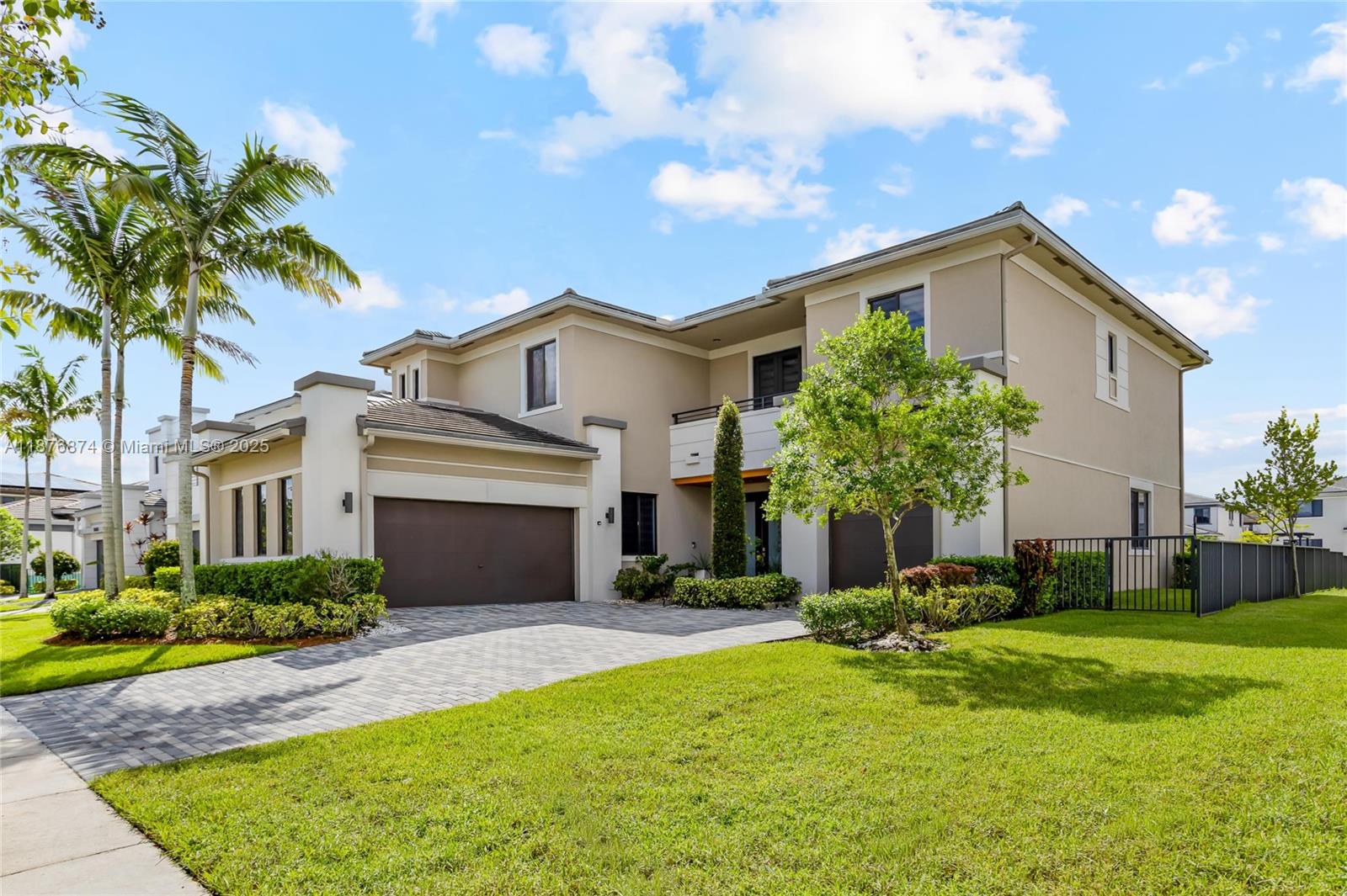 10470 S Lago Vista Cir