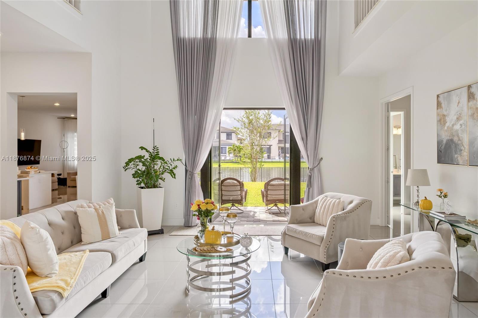 10470 S Lago Vista Cir