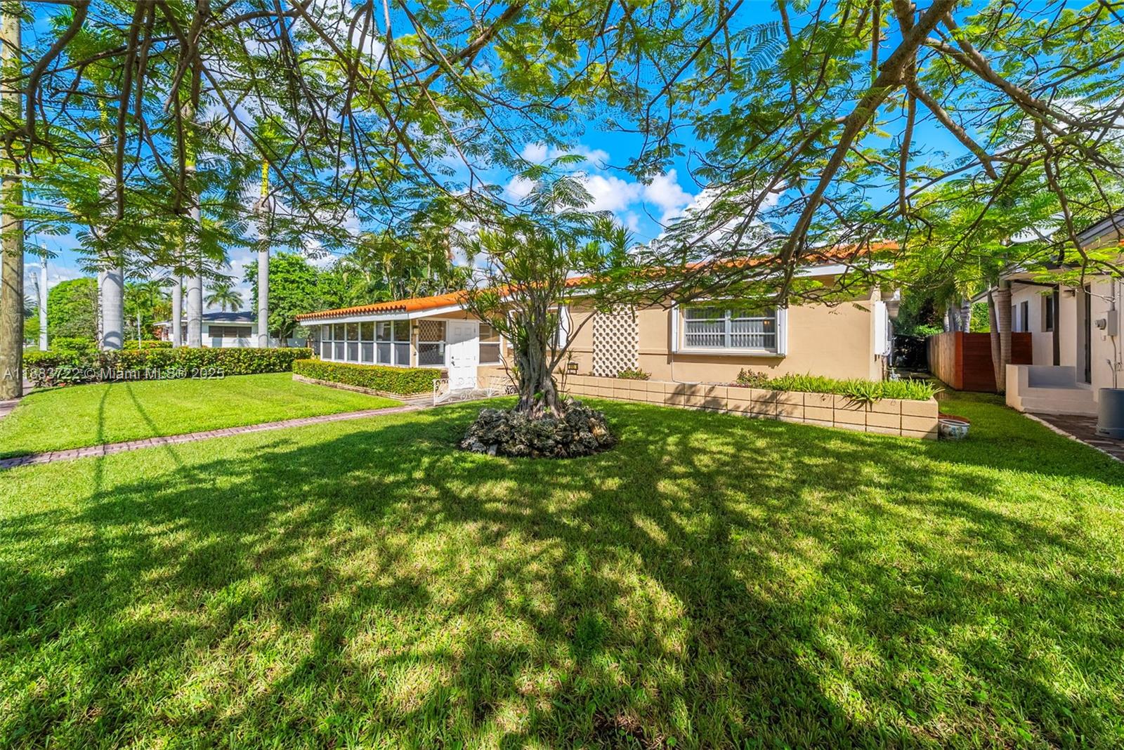 View photos, virtual tours, details... 995 S Shore Dr
