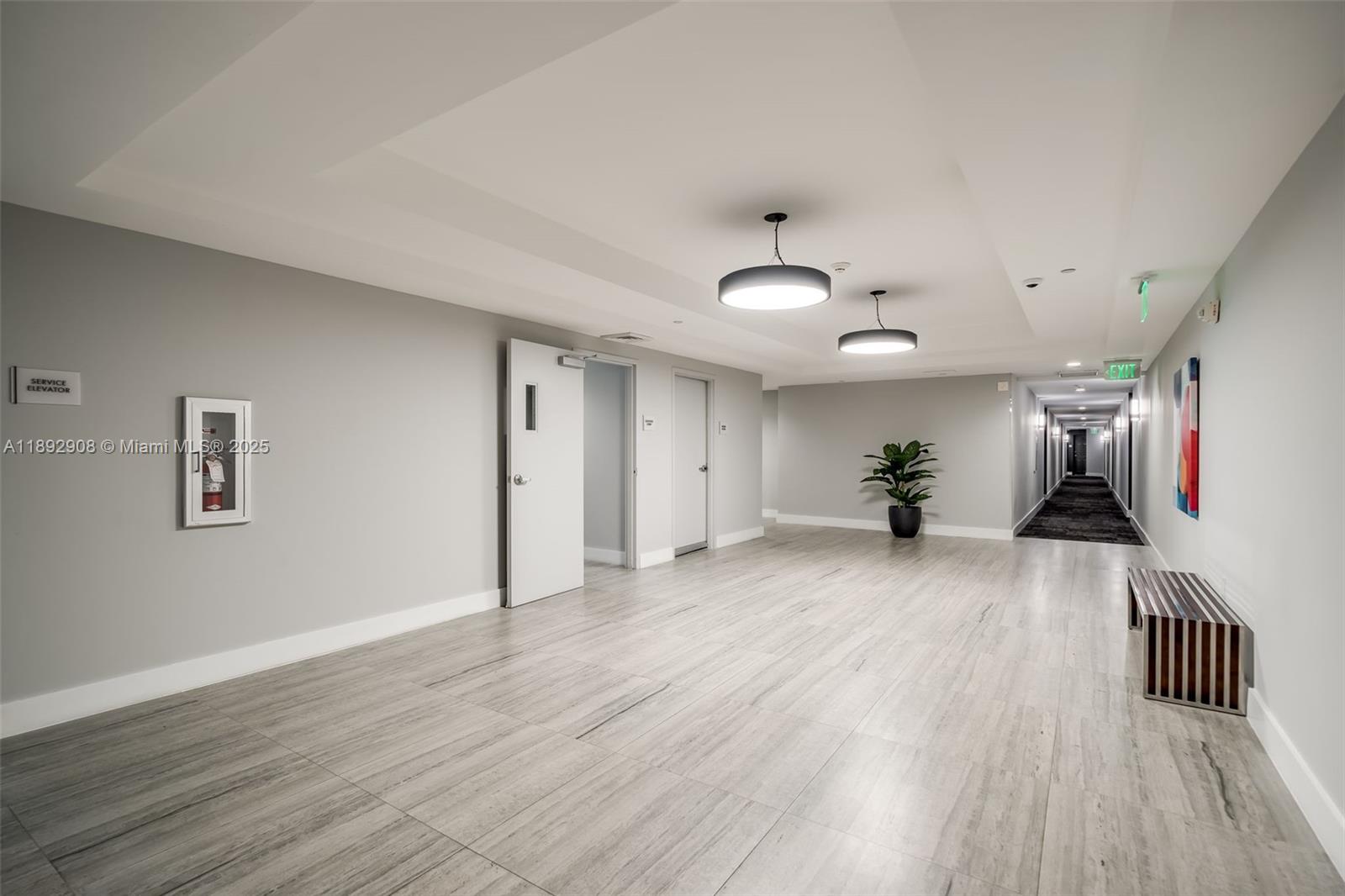 HOLLYWOOD STATION RES CON - Residential Lease