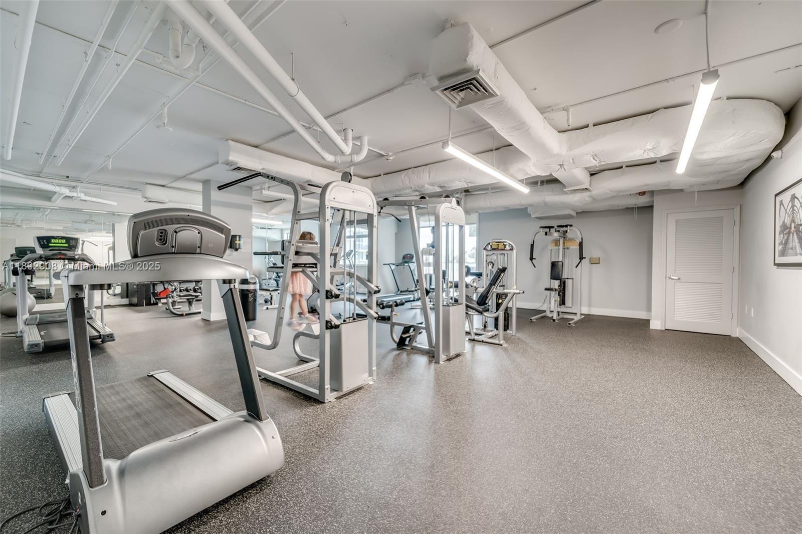 HOLLYWOOD STATION RES CON - Residential Lease