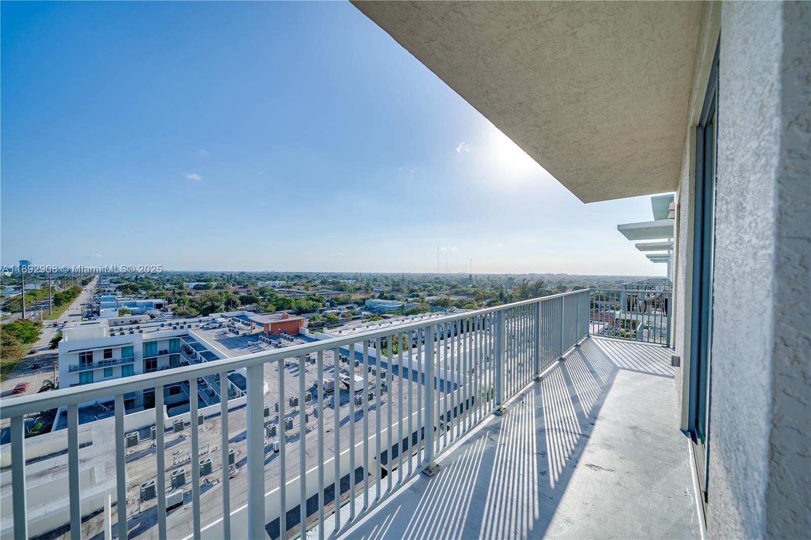 HOLLYWOOD STATION RES CON - Residential Lease