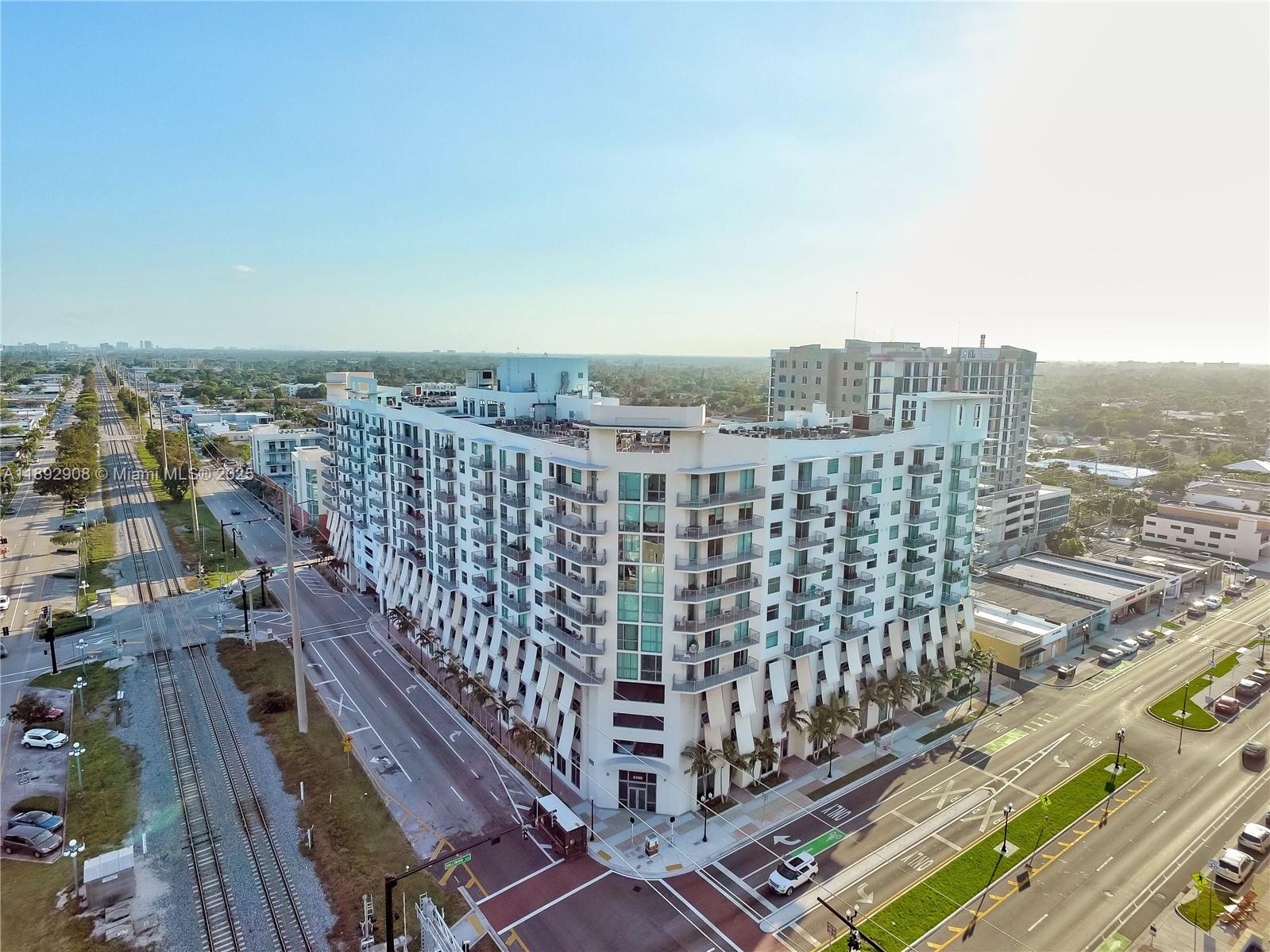 HOLLYWOOD STATION RES CON - Residential Lease