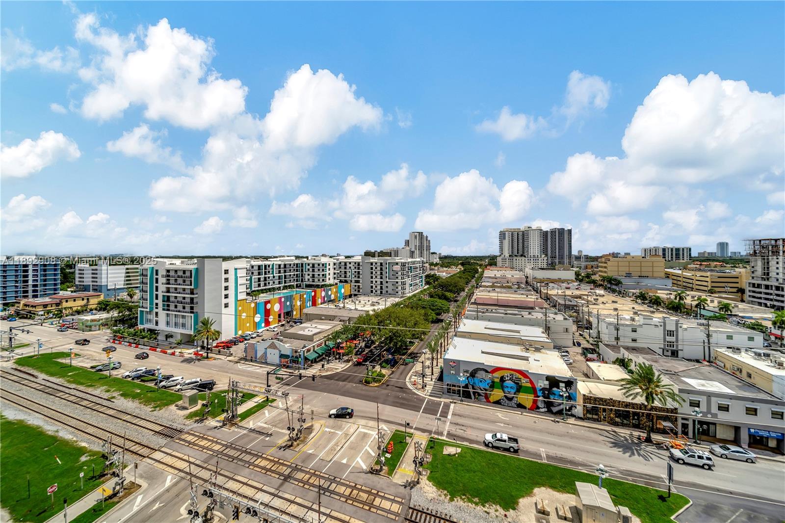 HOLLYWOOD STATION RES CON - Residential Lease